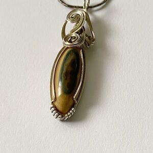 Natural Stone Wire Wrapped Silver Tone Pendant Necklace